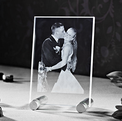 Personnalisé verre photo 2D/3D Laser gravure gravé cristal verre Photo  cadre Photo saint valentin mariage cadeau de collection (75 x 95 mm) :  : Cuisine et Maison